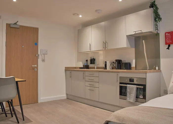 7 Redcross Street * Bristol