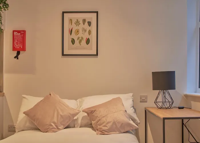 7 Redcross Street * Bristol