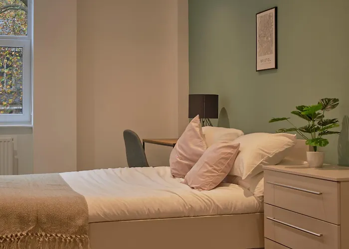 7 Redcross Street Apartment